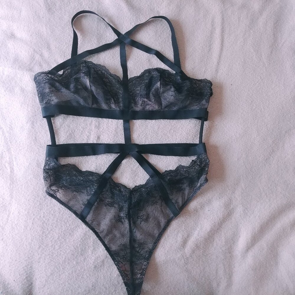NWT Victoria's Secret sexy black lingerie bra/thong